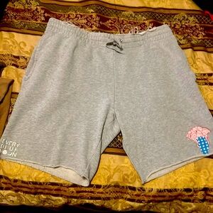 🔥GREY CROOK & CASTELS DRAWSTRING 3 POCKET DISTRESSED SWEAT SHORTS